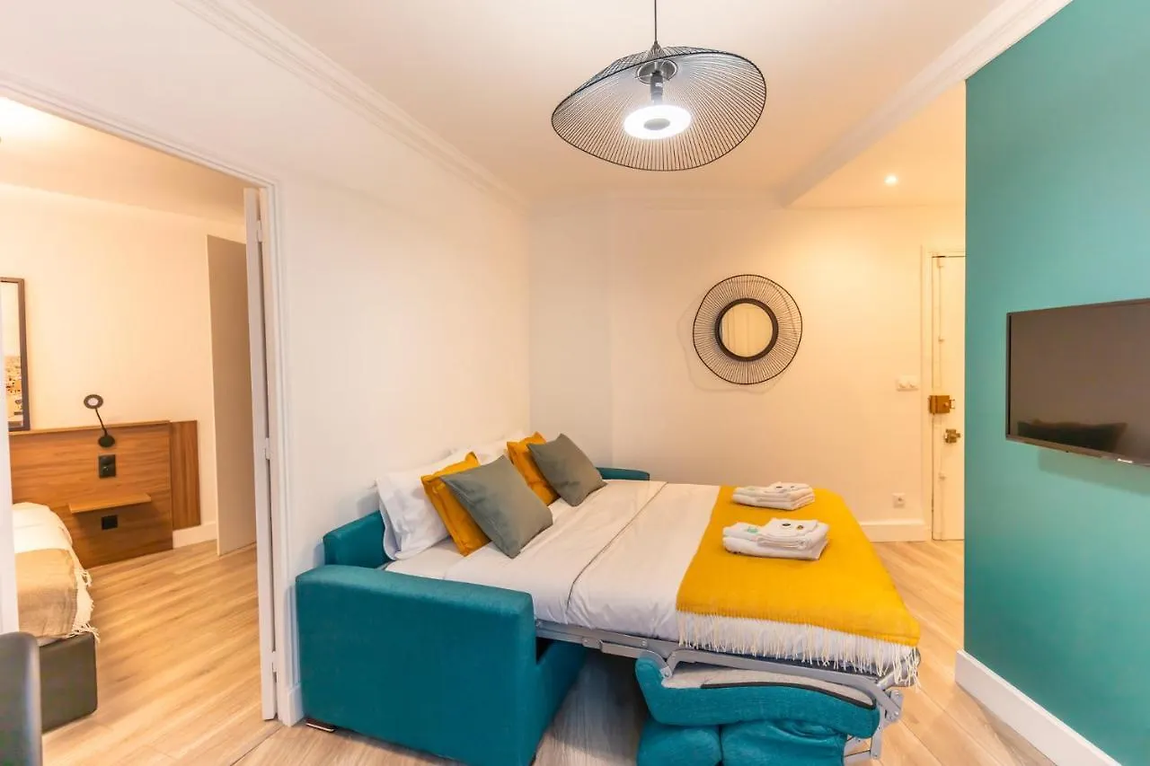 Enjoy The Traditional Parisian Life Appartement Paris